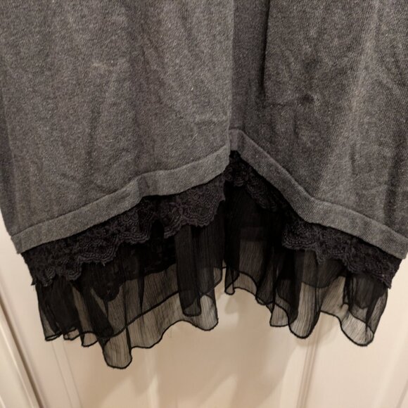 Ruffle bottom Top - Picture 5 of 5